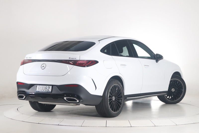 2026 Mercedes-Benz GLC 300 4MATIC Coupe, photo 2
