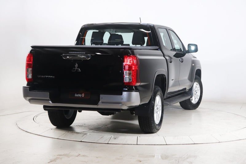2026 Mitsubishi Triton DC WS 2.4D GLX 2WD, photo 2