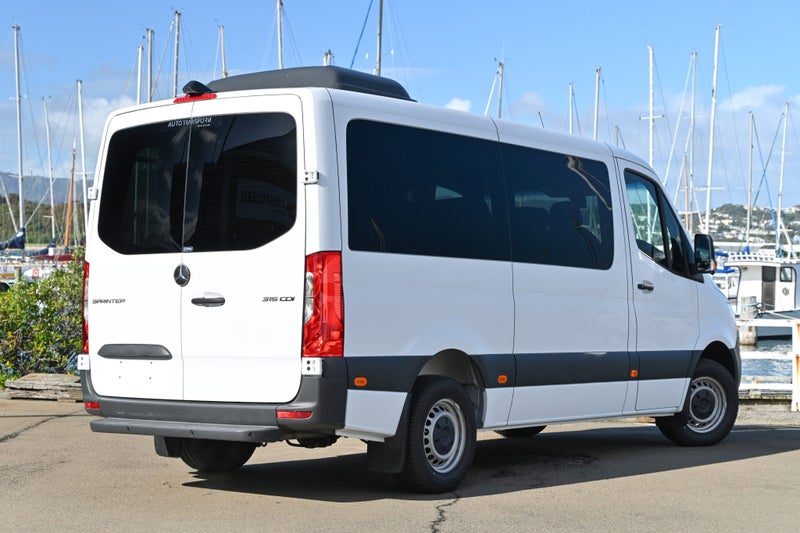 2026 Mercedes-Benz Sprinter Solutions 315 Minibus, photo 2