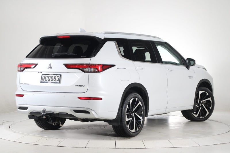 2023 Mitsubishi Outlander PHEV VRX 4WD, photo 2