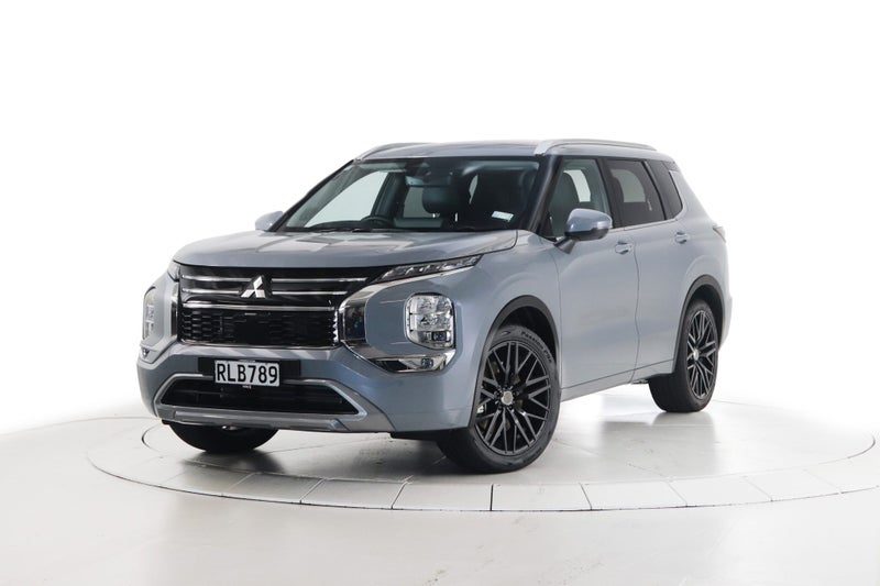 2025 Mitsubishi Outlander VRX 7 Seater