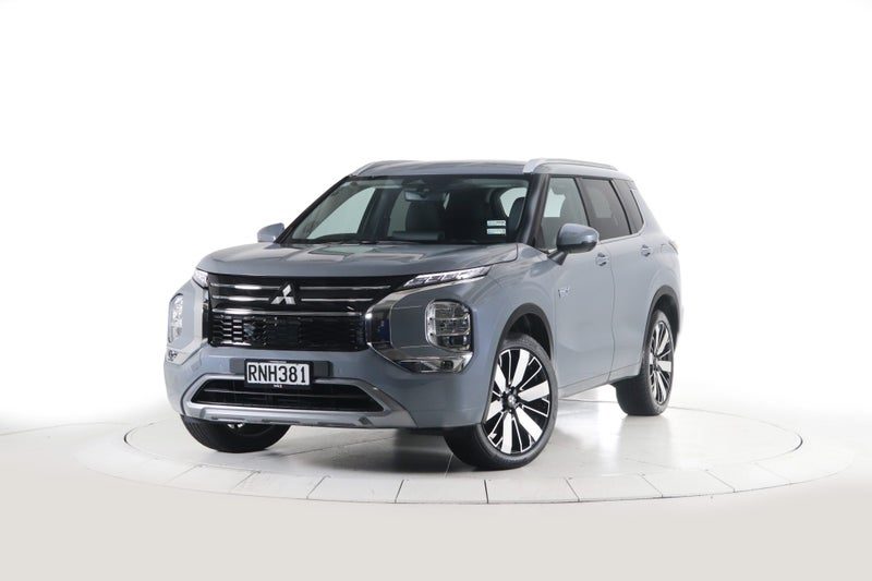 2025 Mitsubishi Outlander PHEV VRX 4WD