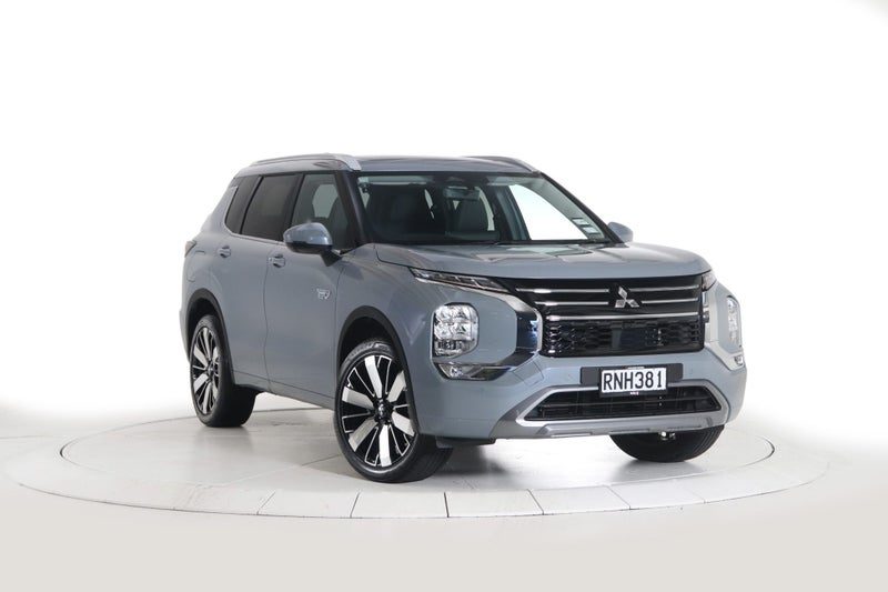 2025 Mitsubishi Outlander PHEV VRX 4WD, photo 3