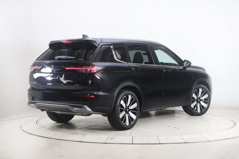 2026 Mitsubishi Outlander 2.5P XLS 4WD CVT, photo 2
