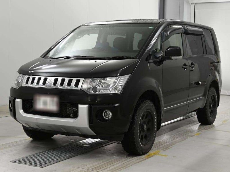 2017 Mitsubishi Delica, photo 2