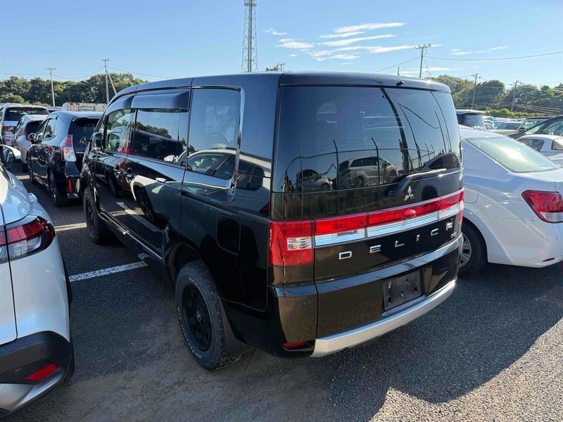 2017 Mitsubishi Delica, photo 3