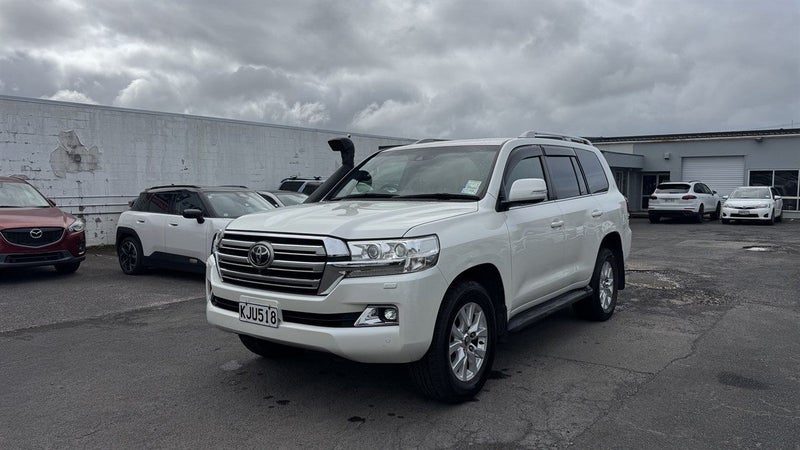 2017 Toyota Land Cruiser VX, photo 3