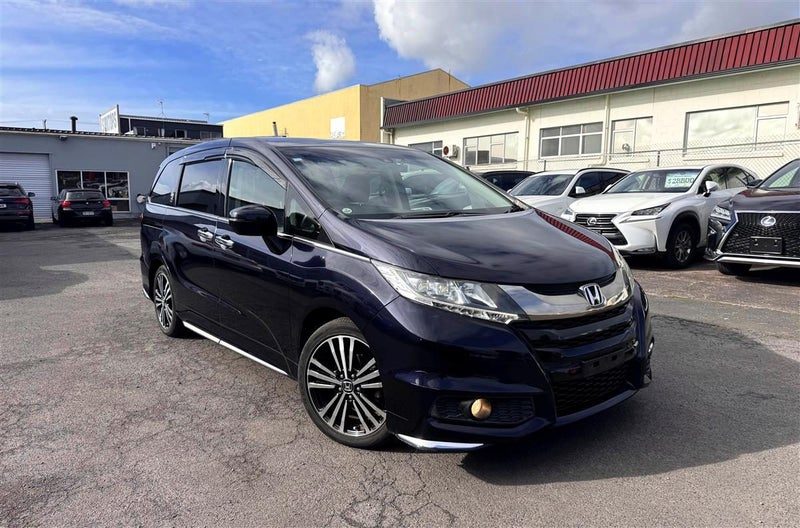 2015 Honda Odyssey Odyssey Absolute Facelift model