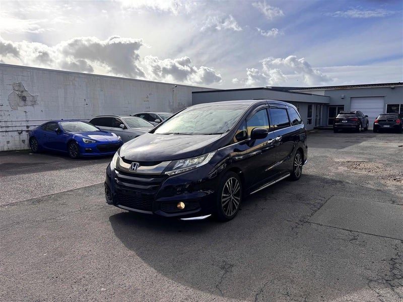 2015 Honda Odyssey Odyssey Absolute Facelift model, photo 3