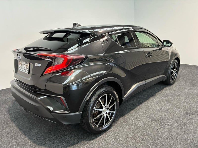 2017 Toyota C-HR G - Hybrid, photo 2