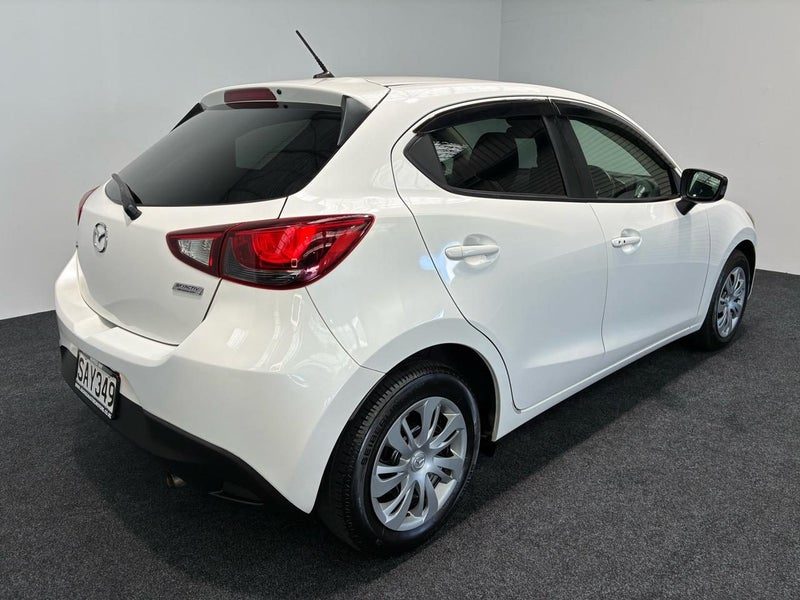 2015 Mazda Demio 13S, photo 2