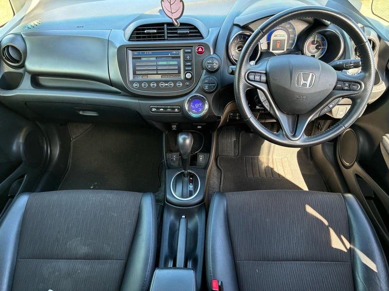 2013 Honda Fit HYBRID, photo 3