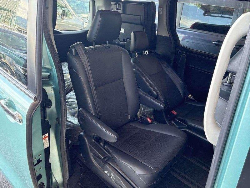 2016 Toyota Esquire 7 SEATER HYBRID, photo 3