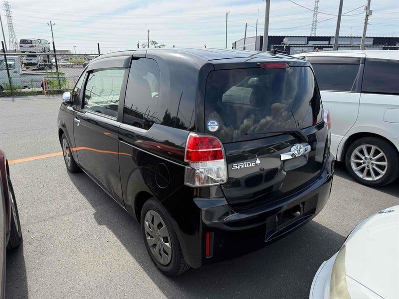2015 Toyota Spade F, photo 2