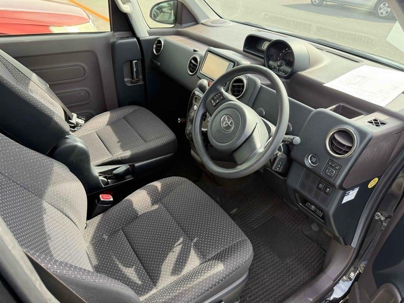 2015 Toyota Spade F, photo 3