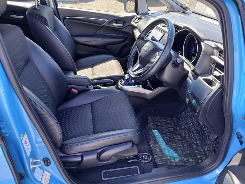 2013 Honda Fit HYBRID, photo 3