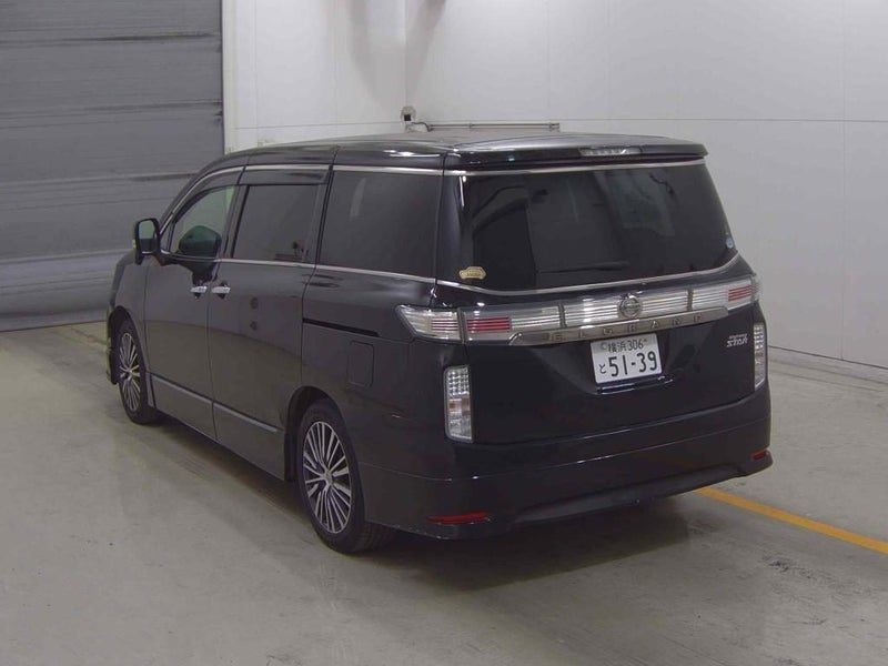 2015 Nissan Elgrand HIGHWAY STAR 7 SEATER, photo 2