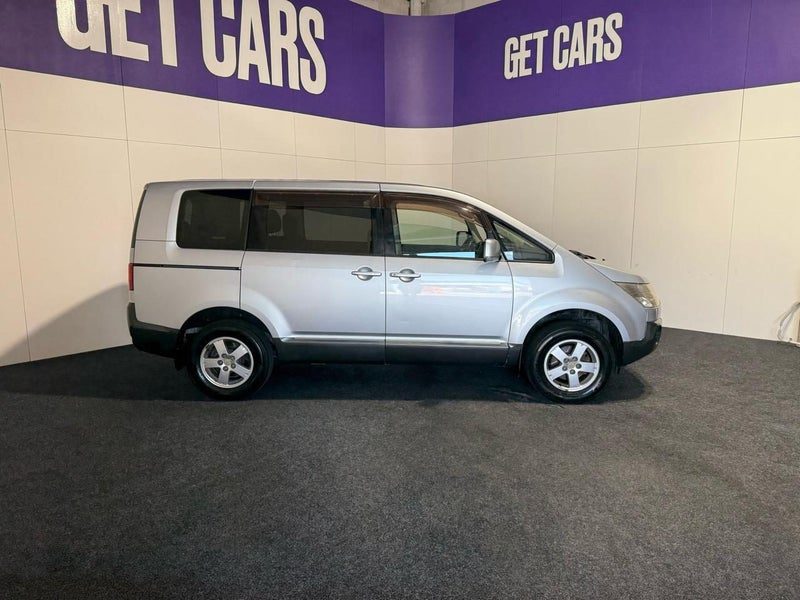 2010 Mitsubishi Delica D:5 4WD 8 Seat, photo 3