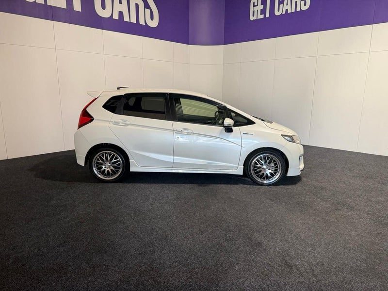 2017 Honda Fit Hybrid S-Package 4WD, photo 3