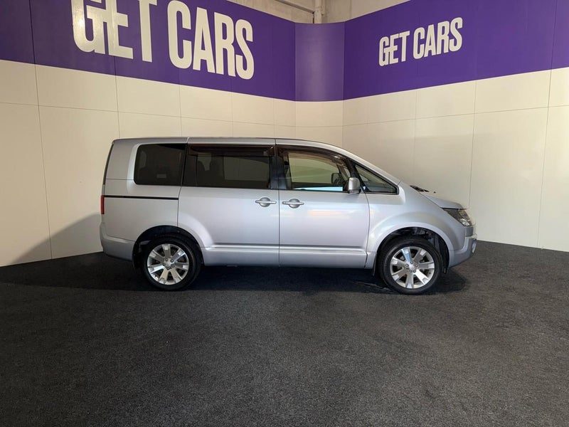 2014 Mitsubishi Delica D:5 4WD 8 Seat, photo 3