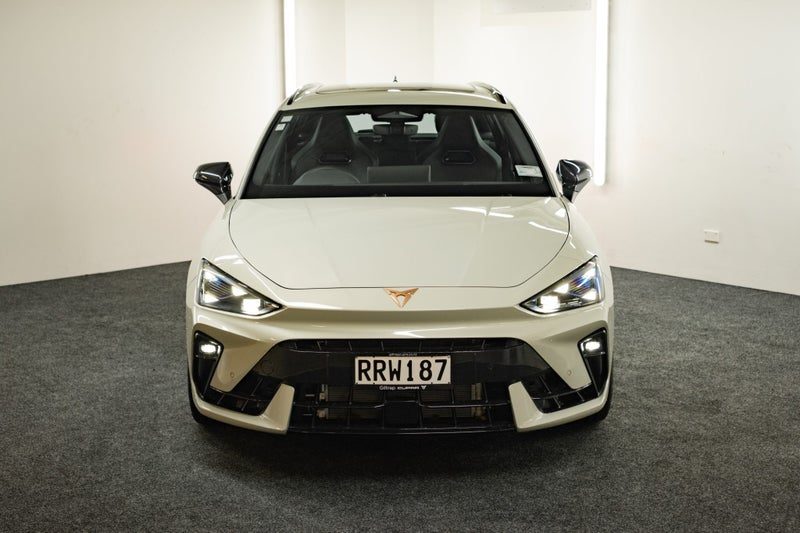 2026 Cupra Leon VZ Sportstourer, photo 2