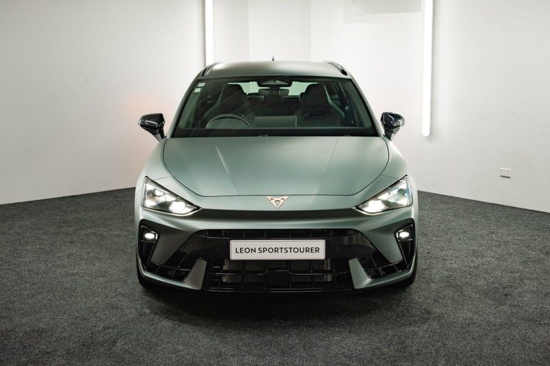 2026 Cupra Leon VZ Sportstourer, photo 2