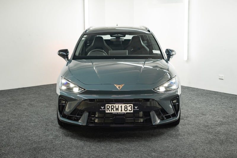 2026 Cupra Leon VZ Sportstourer, photo 2