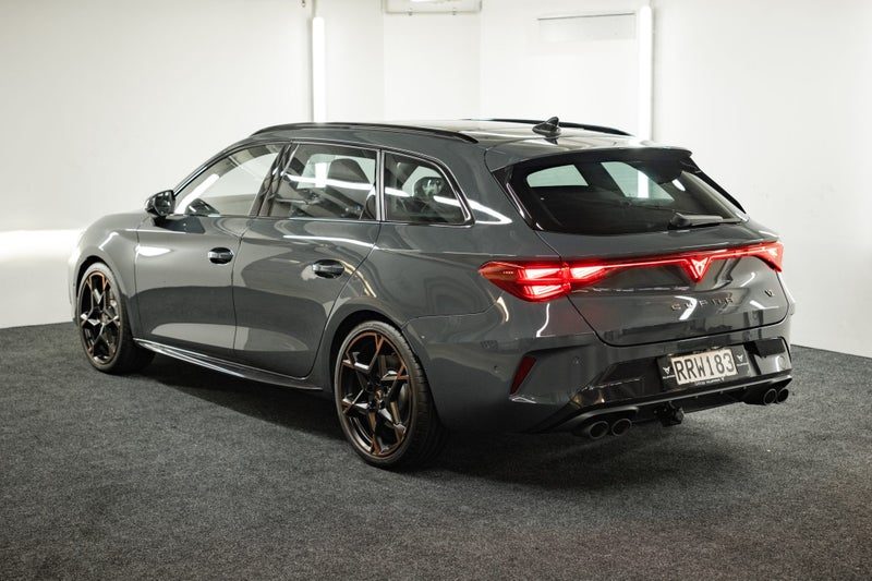 2026 Cupra Leon VZ Sportstourer, photo 3