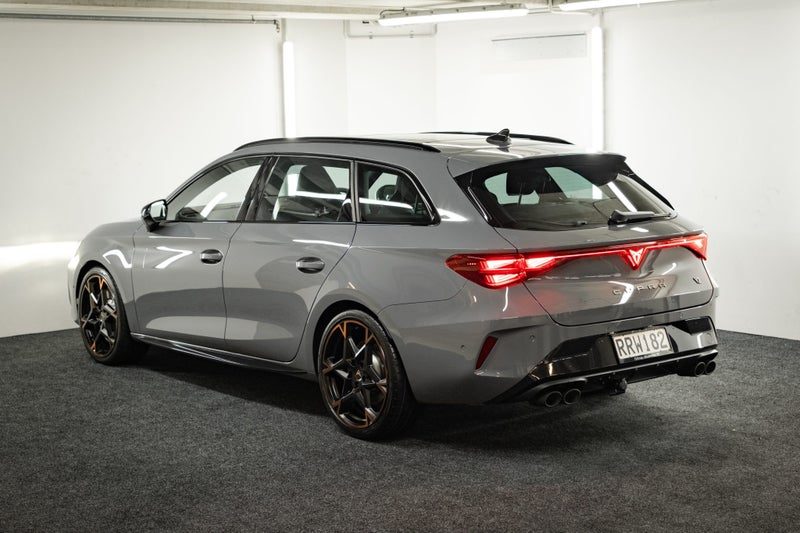 2026 Cupra Leon VZ Sportstourer, photo 3