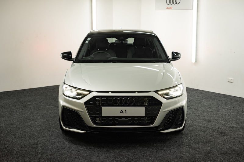 2026 Audi A1 35 TFSI S line, photo 2
