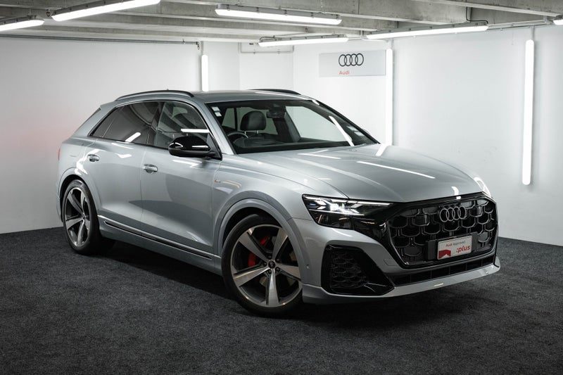 2025 Audi Q8 PHEV/4WD/8AT