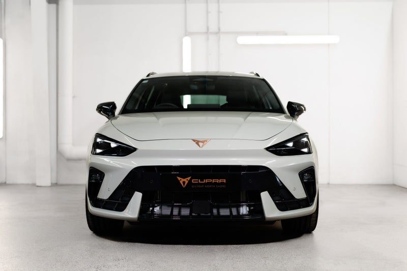 2026 Cupra Leon V Sportstourer Pantera Edtion, photo 3
