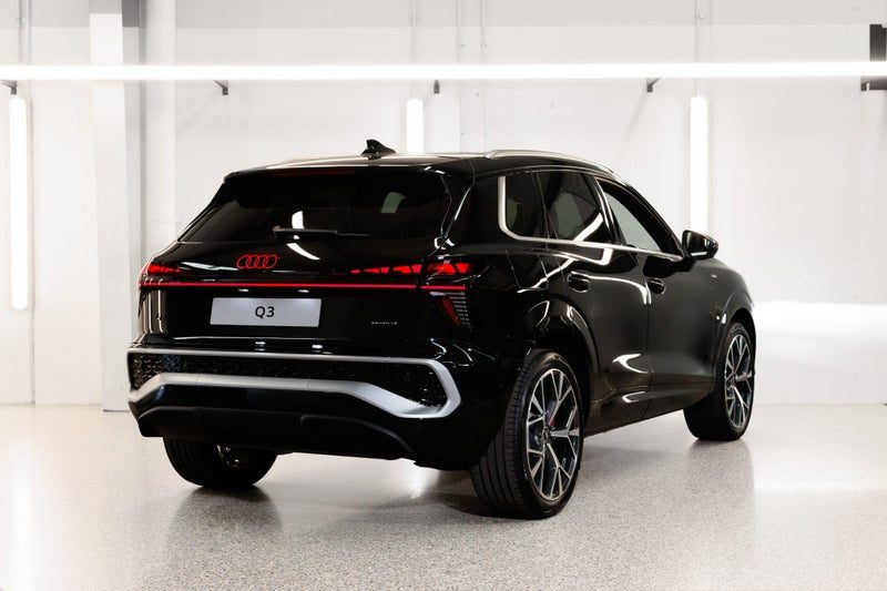 2026 Audi Q3 SUV TFSI quattro 195 kW, photo 2