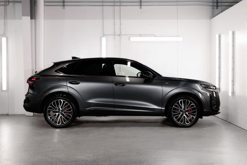 2026 Audi Q3 S -Line TFSI 195kw Quattro, photo 3