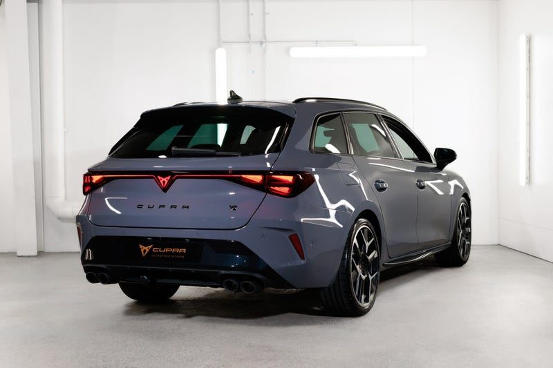 2026 Cupra Leon VZ Sportstourer, photo 2