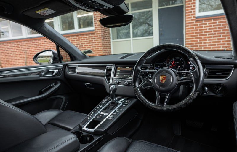 2015 Porsche Macan Turbo, photo 3