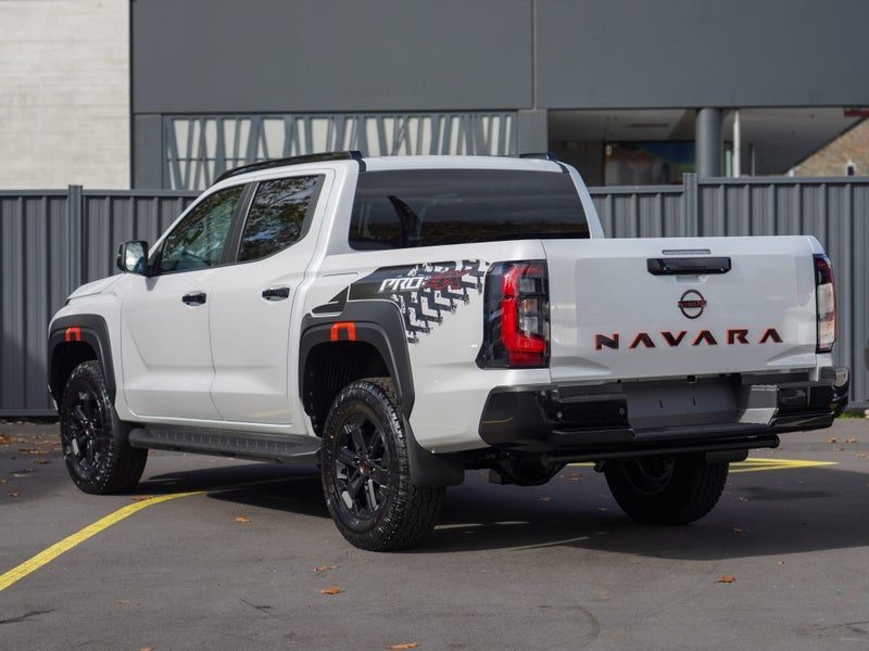 2026 Nissan Navara P4X 2.3D 4WD 4Dr Ute, photo 2
