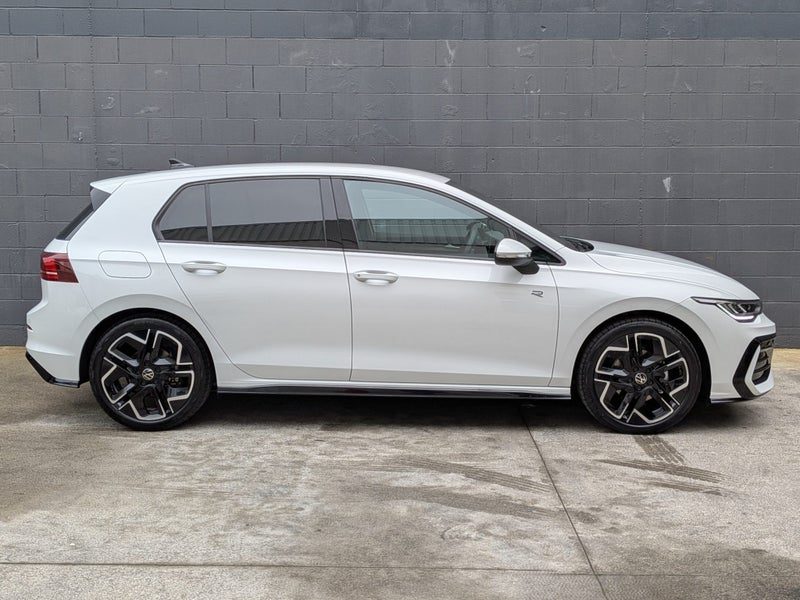 2026 Volkswagen Golf R-Line, photo 3