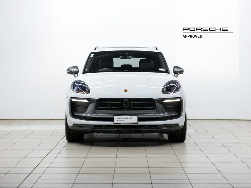 2026 Porsche Macan T (H1 III), photo 2