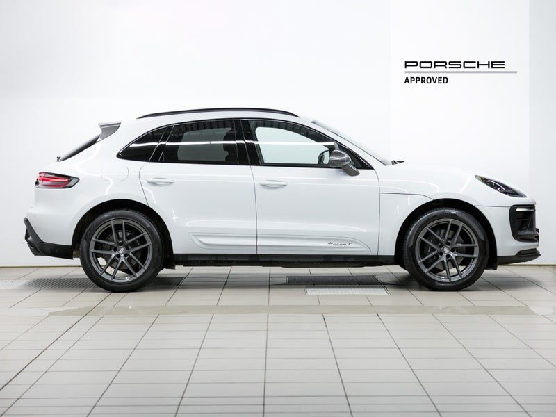 2026 Porsche Macan T (H1 III), photo 3