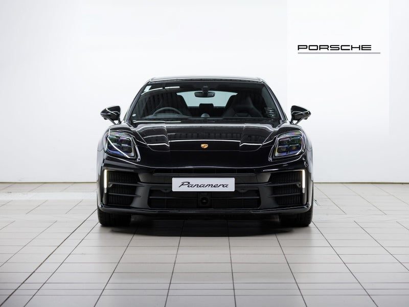 2026 Porsche Panamera 4 E-Hybrid, photo 2