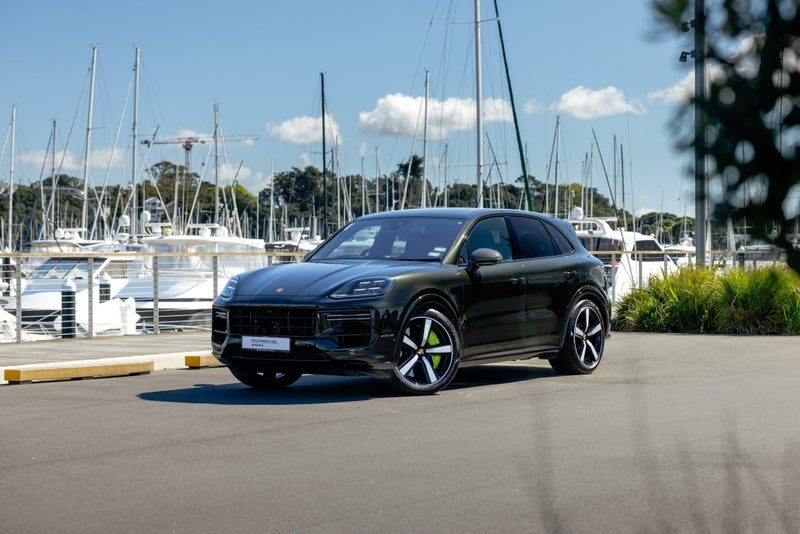 2024 Porsche Cayenne Turbo E-Hybrid (E3 II), photo 2