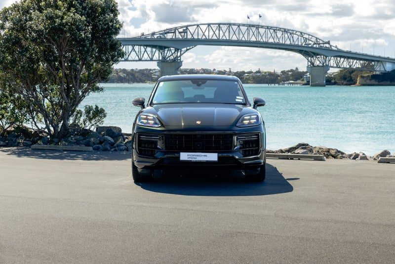 2024 Porsche Cayenne Turbo E-Hybrid (E3 II), photo 3
