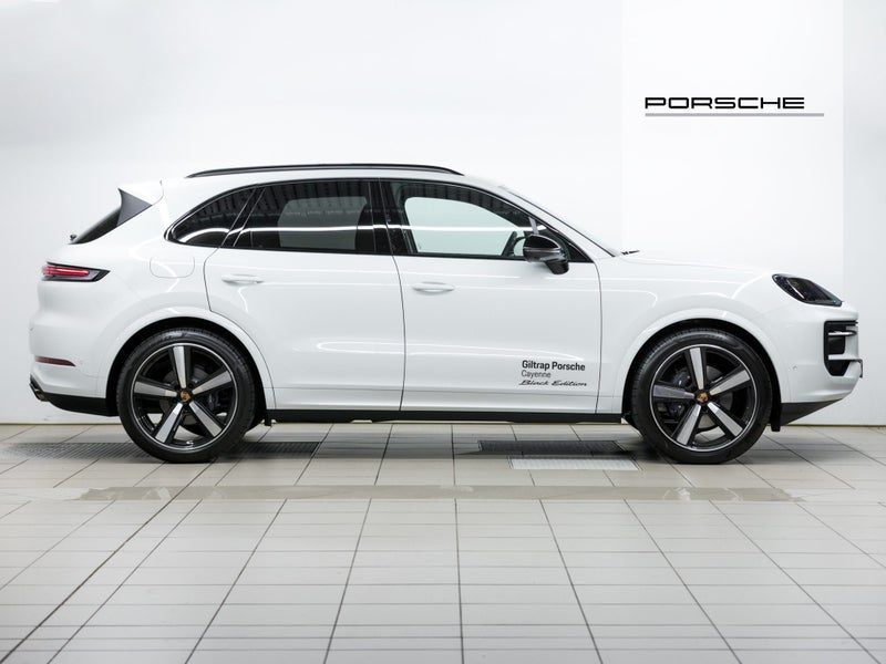 2026 Porsche Cayenne Black Edition (E3 II), photo 3
