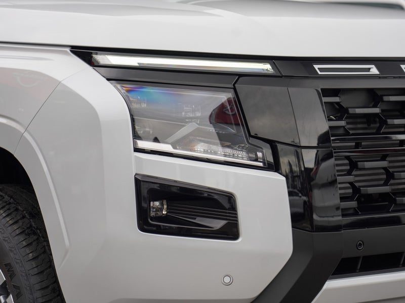 2026 Nissan Navara 4WD 2.5D 4Dr Ute, photo 3