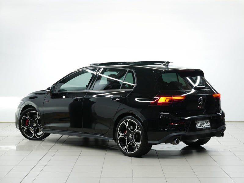2025 Volkswagen Golf GTI Touring, photo 3
