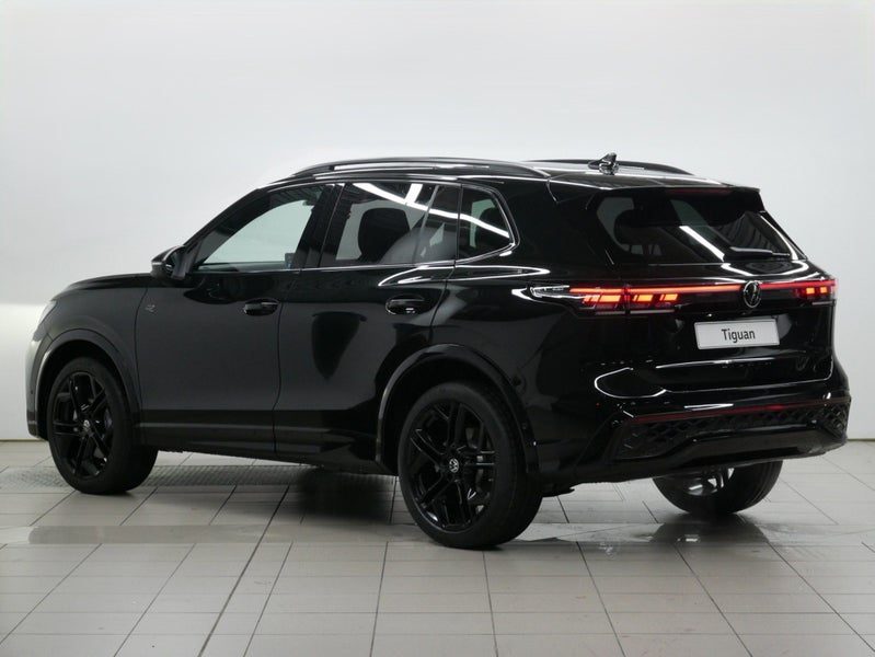2026 Volkswagen Tiguan R-Line AWD, photo 3