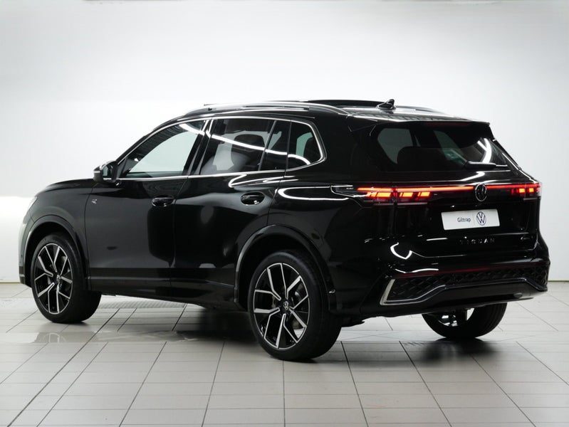 2026 Volkswagen Tiguan R-Line AWD, photo 3