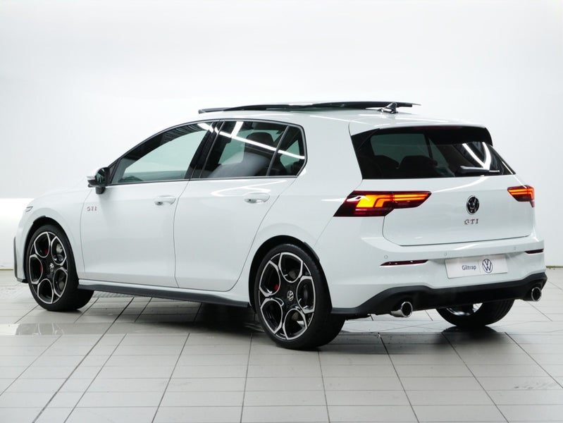 2026 Volkswagen Golf GTI Touring Package, photo 3