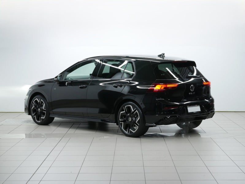2026 Volkswagen Golf R-Line, photo 3
